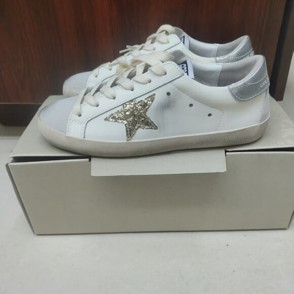 👟Golden Goose Classic Women's Sneakers👟 - Picture 1 of 7
